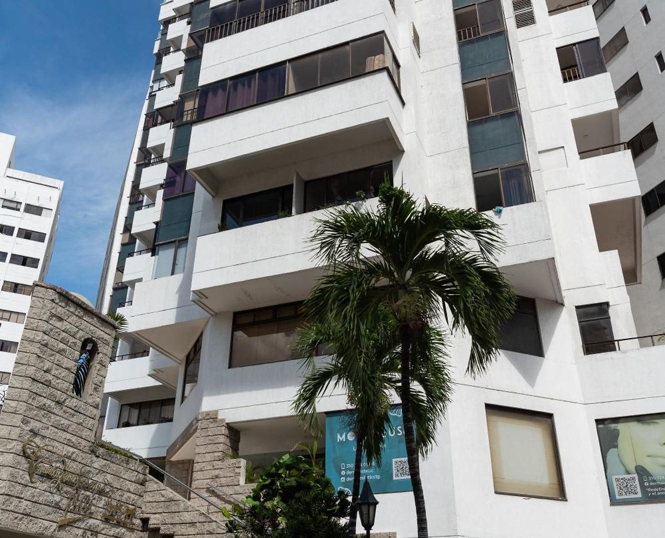 Apartamento En Bocagrande - Piscina, Jacuzzi Y Mar *