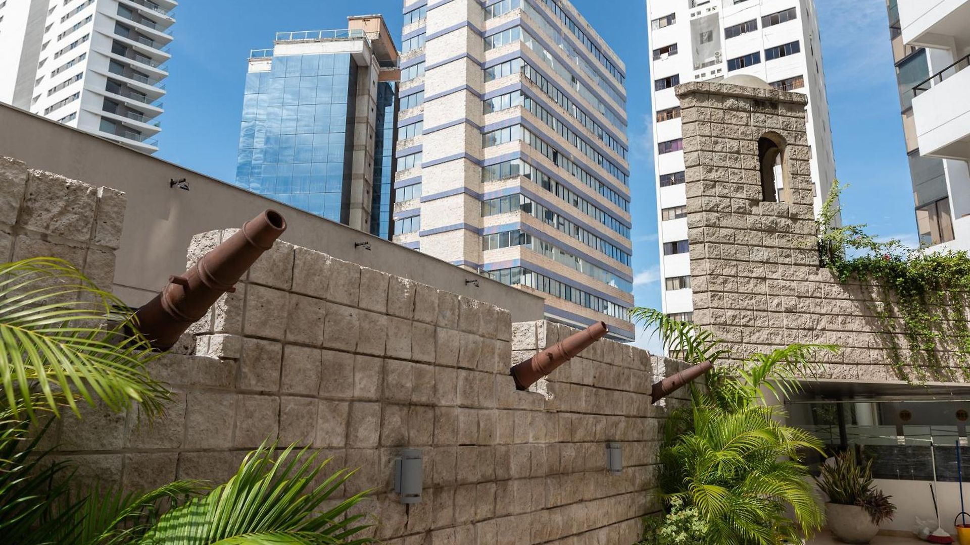 Apartamento En Bocagrande - Piscina, Jacuzzi Y Mar *