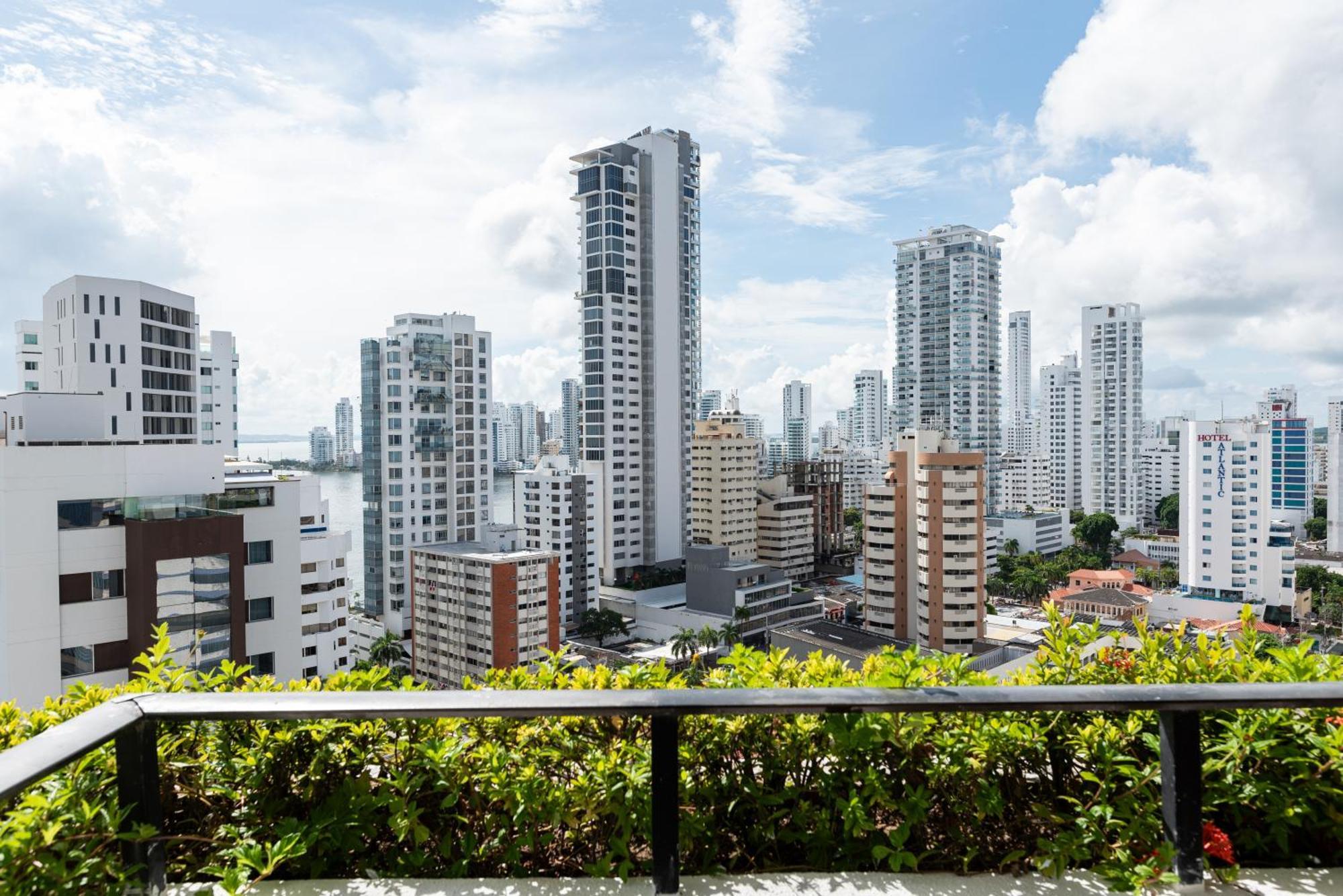En Bocagrande - Piscina, Jacuzzi Y Mar Cartagena