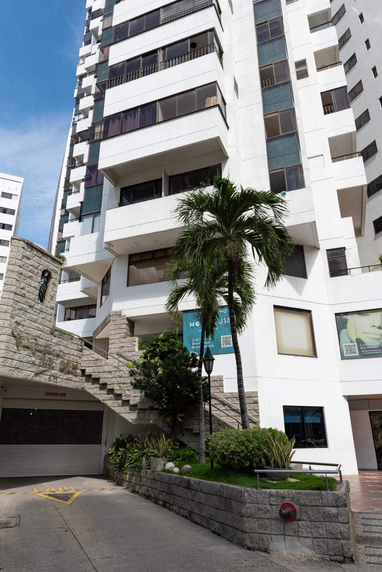 En Bocagrande - Piscina, Jacuzzi Y Mar * Cartagena
